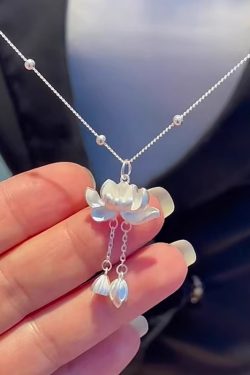 Chinese-Style Lotus Necklace for Women, 2024 Light Luxury Pendant, High-End Clavicle Chain Accessory