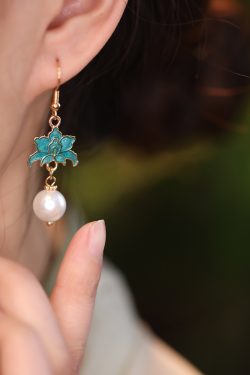 Chinese-Style Song Dynasty Earrings, Hanfu Accessories, Minimalist Qipao Jewelry for Daily Wear, High-End National Wind Design
