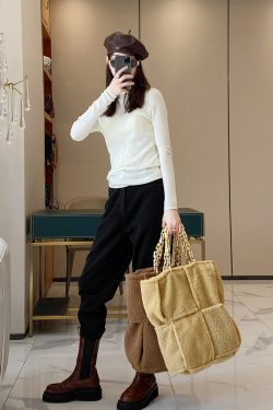 Chunky Chain Tote Bag for Women - European Style Winter Wool Casual Handheld Large Bag - Versatile Fashion Accessory