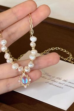 Classy Baroque Pearl Necklace for Women - High-End Light Luxury Clavicle Chain, Elegant French Designer Style Jewelry