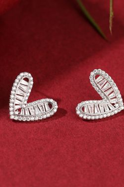 Classy Heart-Shaped Stud Earrings for Women, Exquisite Zircon Design in S925 Sterling Silver, Elegant Fashion Jewelry