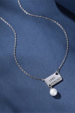 Classy Pearl Pendant Necklace for Women, Elegant Silver Clavicle Chain, Fashionable Jewelry Accessory for Any Occasion