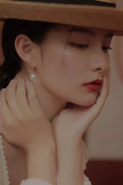 Clip-On Pearl Earrings for Non-Pierced Ears - Elegant Shi Family Design, Parisian Style Jewelry