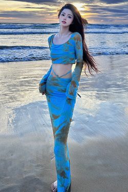 Color-Blocked Short Sleeve Top and High-End Sexy Skirt Two-Piece Set - Summer Vacation Outfit for Spicy Girls