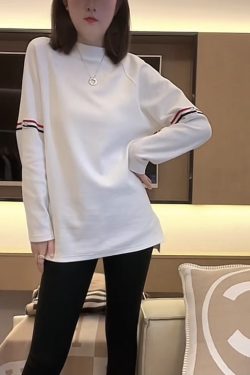 Color-Blocked Woven Belt Mid-Length T-Shirt for Women - European Style, Loose Fit, Flattering Side Slits, Autumn/Winter 2025 Fashion
