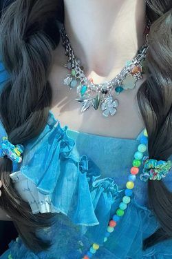 Colorful Heavy Metal Flower Necklace - Vacation Style Clavicle Chain Accessory for Sweet and Spicy Girls, Trendy Boho Fashion Statement