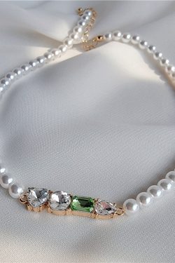 Contrasting Color Pearl Necklace with Sparkling Clavicle Chain - Korean & Japanese Niche Design for Women