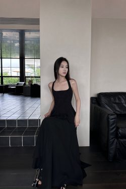 Dark Floral Jacquard Halter Top - Irregular Design with Waist Cinching, Boho Chic Rattan Style, Perfect for Summer Outfits
