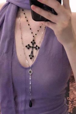 Dark Goth Punk Double-Layer Cross Necklace for Girls - Spicy Cool Multi-Layer Clavicle Chain in Niche Subculture Style
