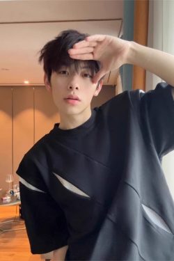 Deconstructed Patchwork Shoulder T-Shirt with Knife-Cut Shoulder Pads, Short Sleeves, American Style, High-End Fashion for Men