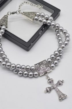 Double-Layer Cross Gray Pearl Choker Necklace - Trendy Minimalist Retro Neck Accessory for Effortless Style