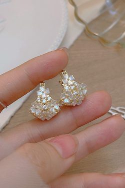 Double-Sided Floral Ear Clips - Elegant Light Luxury Hoop Earrings for Women, Versatile Niche Design for a Fairy-Tale Look