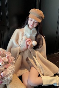 Eco-Friendly Short Thick Cape Coat for Women in Imitation Mink Fur - Winter Fashion Outerwear