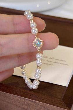 Elegant Baroque Pearl Bracelet for Women - High-End Four-Leaf Clover Design, Classy French Style Jewelry Accessory