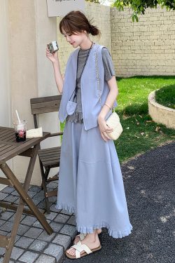 Elegant Blue Vest and Half Skirt Three-Piece Set for Summer OOTD - Sophisticated Casual Outfit