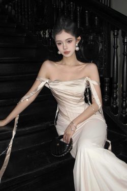 Elegant Bodycon Mermaid Dress with Pearl Chain and Flowing Ribbon, Inspired by Chen Duling's Style, Perfect for Formal Events and Y2K Fashion