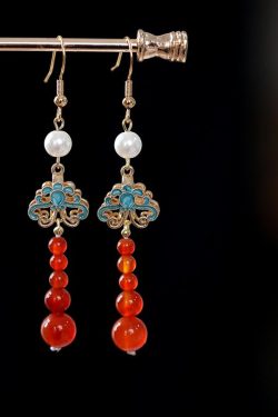 Elegant Chinese-Style Cheongsam Drop Earrings with Small Tassels - Red Wedding Accessories for Brides and Classic Occasions