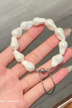 Elegant Cream White Pearl Bracelet for Women - Luxury High-End Wrist Accessory, Perfect for Chic and Sophisticated Style