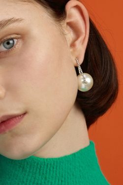 Elegant French Retro Pearl Pendant Earrings with Diamond-Inlaid Sparkling Chain - High-End Luxury Fashion Jewelry
