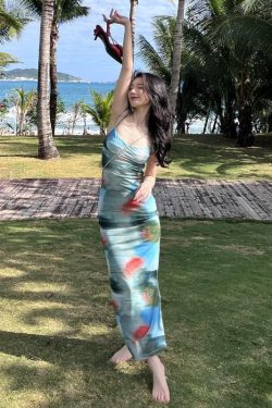 Elegant French-Style Spaghetti Strap Dress for Women, Fitted Travel & Beach Vacation Dress, Super Photogenic Summer Fashion