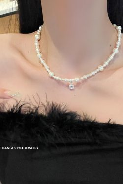 Elegant French Style Sugar Cube Pearl Necklace for Women - Exquisite Light Luxury Clavicle Chain Accessory