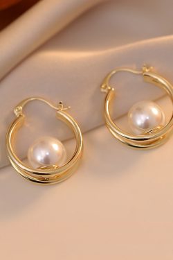 Elegant Gold Circle Pearl Earrings for Women, French Minimalist Design, Unique Versatile Ear Clips, Chic Accessories for Any Occasion
