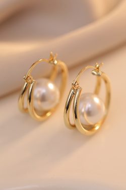 Elegant Gold Circle Pearl Earrings for Women, French Minimalist Design, Unique Versatile Ear Clips, Chic Accessories for Any Occasion