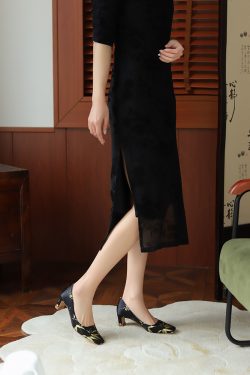 Elegant High-End Qipao Shoes with Thick Heels for Wedding Banquets - Comfortable Fit for Wide Feet, Perfect for Traditional Outfits