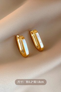 Elegant High-End Stud Earrings for Women - Versatile Designer Ear Accessories, Chic and Timeless Style