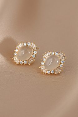 Elegant Oval Zircon Ear Studs for Women - Lightweight 925 Silver Needle Earrings with Full Diamond Inlay, Chic Luxury Jewelry