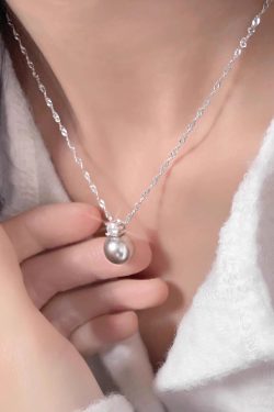 Elegant Pearl Necklace for Women - High-End Silver Collarbone Chain, Classy French Style Jewelry, Exquisite Design