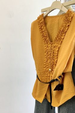 Elegant Petal-Edge Sleeveless Vest - High-Quality Women's Top, Unique Design, Stylish Wholesale Fashion
