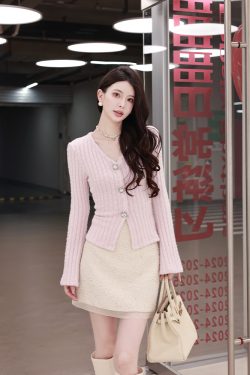 Elegant Slim Fit Heavy-Duty Long Sleeve Knitted Cardigan for Women - One-Click Slimming, Chic Designer Style, Perfect for Layering