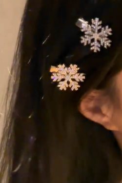 Elegant Snowflake Pearl Hair Clip for Women - High-End Autumn Winter Side Clip for Bangs, Sweet Small Hairpin Accessory