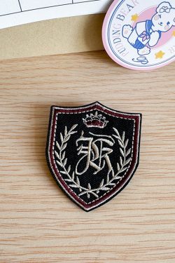 Embroidered Pudding Bear JK Uniform Brooch - British College Style Fashion Badge Suit Pin Accessory