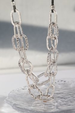 European American Ins-Style Lock Buckle Leather Cord Necklace, Niche Design Clavicle Accessory for Chic Fashion