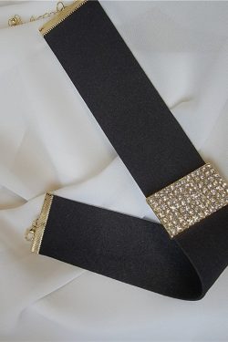 Exaggerated Black Choker Necklace for Women - Trendy Clavicle Chain Neckband, Stylish Neck Accessory for European and American Fashion