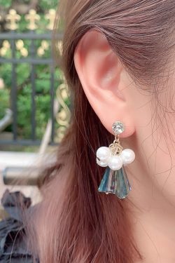 Exquisite Crystal Glass Earrings with S925 Silver Pins - Lightweight Luxury Goddess Style for Work & Everyday Elegance
