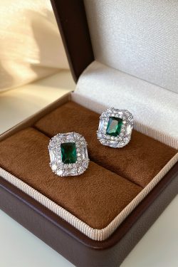 Exquisite French-Style Light Luxury 925 Silver Full Diamond Inlaid Green Zircon Sugar Cube Earrings for Women