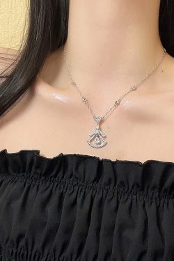 Exquisite Full Diamond Small Skirt Necklace for Women, 2024 Light Luxury Clavicle Chain, High-End Fashion Jewelry