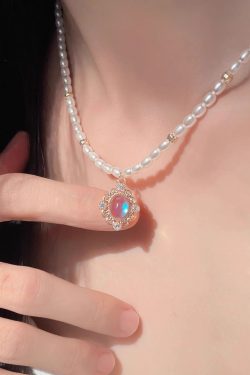 Exquisite Gradient Pearl Necklace for Women - Classy Light Luxury Neck Chain, Elegant French Design, Trendy Niche Jewelry