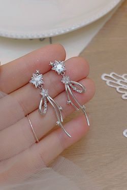 Exquisite Long Star Bow Earrings - Minimalist High-End Studs for a Slimmer Face, Fashionable and Chic Statement Jewelry