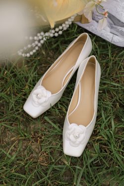 Exquisite White Chunky Heel Wedding Shoes with French Camellia Design - High-End Comfortable Square Toe Bridal Heels