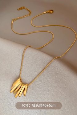 Fashionable Tassel Pendant Necklace for Women, Versatile Clavicle Chain, Trendy Accessory for Everyday Wear
