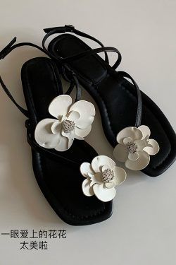 Floral Chunky-Heeled Roman Sandals for Summer 2025 - Casual Vacation Footwear in Sheepskin - Trendy & Comfortable