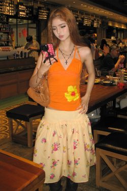 Floral Low-Waist Lace Puff Skirt for Women - Vacation Style Summer Outfit, Trendy Half-Length Sweet Flower Bud Skirt