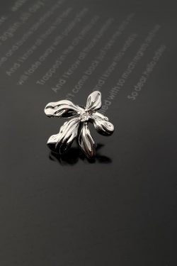 Flower Ear Clips for Women - No Piercings, High-End Light Luxury Design, Versatile Ear Bone Clips, Unique Temperament Accessories