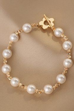 Flower Pearl Bracelet for Women - Simple Versatile Design with OT Buckle - High-End Fashion Accessory for Students and Friends