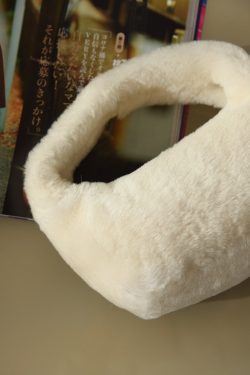 Fluffy Cute Faux Fur Sheepskin Handbag - Small Atmospheric Accessory for Stylish Outfits
