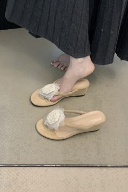 French-Style Floral Wedge Flip-Flops for Women - Summer Outdoor Sandals, Trendy 90s-Inspired Design